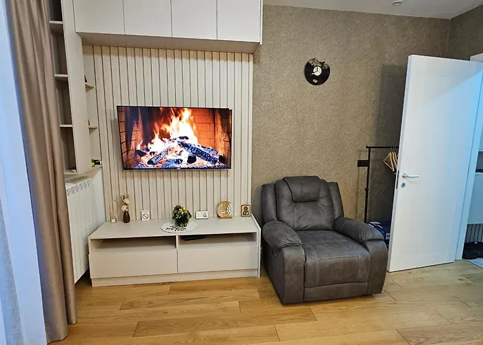 Διαμέρισμα Aurora Lux 18 *